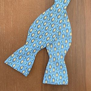 Vineyard Vines Accessories Vineyard Vines Fish Taco Bow Tie Poshmark